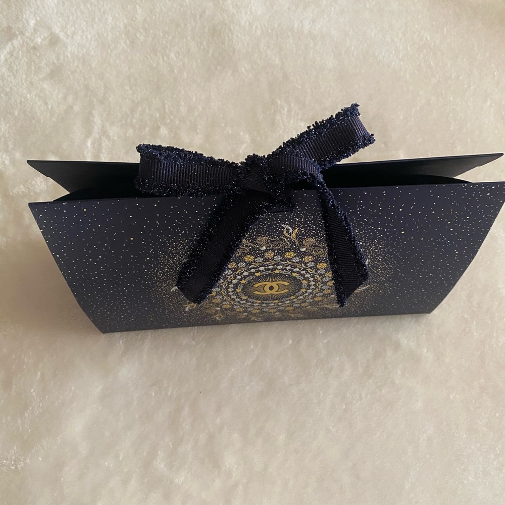 2 Yards Ribbon & Chanel 2025 Holiday Gift Bag - Picture 5 of 9